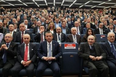 CHP Kurultayında ‘Baykal’ unutuldu