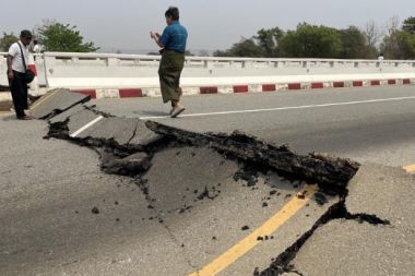 Myanmar'daki depremlerde can kaybı 3 bin 471'e yükseldi