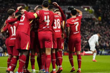 Lider Liverpool, Fulham deplasmanında kayıp