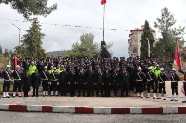 Burdur'da Polis Haftası dolayısıyla şehitlik ziyaret edildi