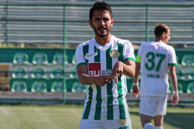 Serik yeniden lider