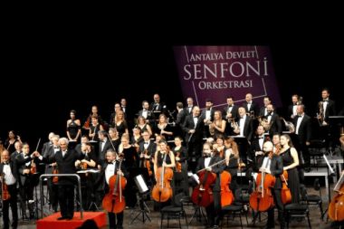 Antalya Devlet Senfoni Orkestrası, keman virtüözü Roman Kim'i ağırlayacak