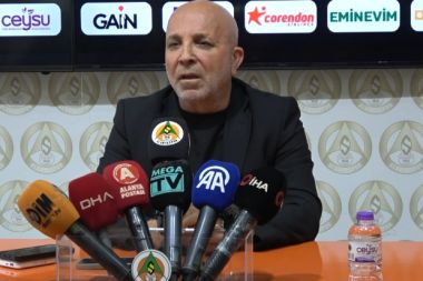 Alanyaspor Başkanı Çavuşoğlu, kulübün son durumunu aktardı
