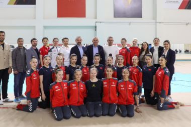 Gürhan’dan olimpiyat sporcularına moral ziyareti