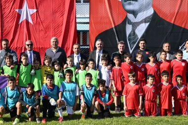 Kemer’de 23 Nisan Futbol Turnuvası başladı