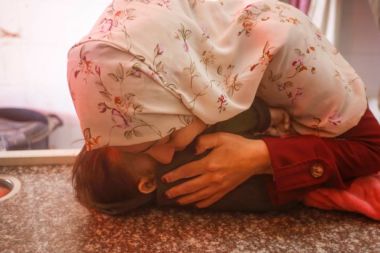 Gazze'de bir bebek yetersiz beslenme ve ilaç sıkıntısı nedeniyle öldü