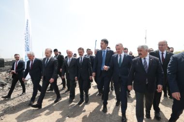 Bakan Kurum, İzmit Körfezi’nde incelemelerde bulundu