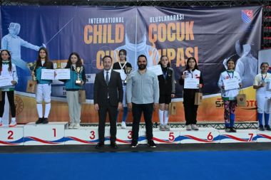 Uluslararası Eskrim Çocuk Kupası, Antalya'da başladı
