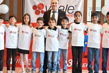 Üçüzler diğer üçüzlerde bir araya geldi
