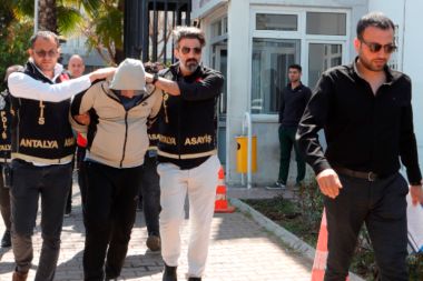 Antalya’da darp edip evin içine taşıdıkları adam ölü bulundu