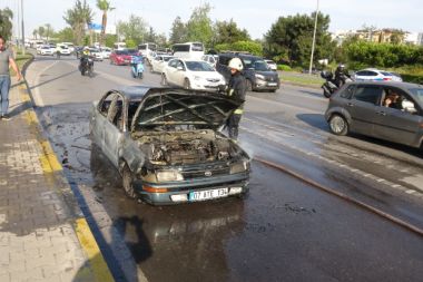 Seyir halindeki araç alev topuna döndü