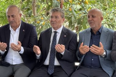 KKTC Başbakanı Üstel'den Çavuşoğlu'na taziye ziyareti