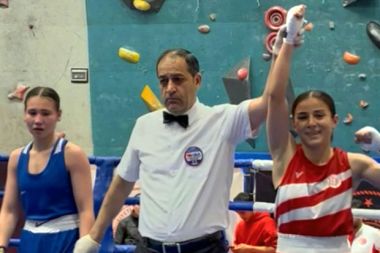 Genç sporcu Büşra Daşkın, bronz madalyanın sahibi oldu