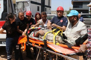 Villa inşaatı yapan işçi düşerek yaralandı