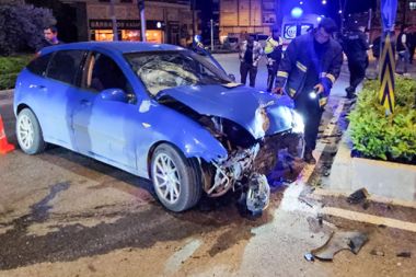 Manavgat’ta iki otomobil çarpıştı: 4 kişi yaralandı