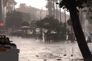 Valilikten Antalya’ya sağanak yağış uyarısı