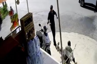 Serik’te yaşlı adamın şapkası işletmecinin aklını başından aldı