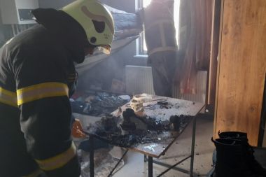 Prizde unutulan ütü yangına neden oldu
