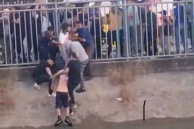 Sulama kanalına düşen adamı vatandaşlar kurtardı