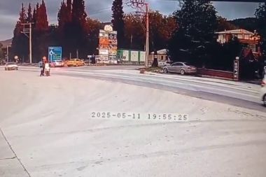 Ticari taksi ve otomobil çarpıştı: 6 yaralı