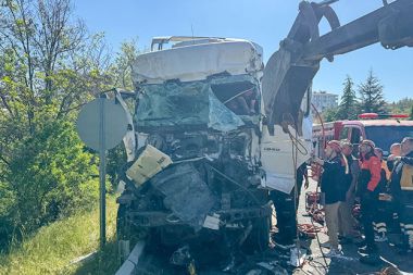 Uşak – İzmir kara yolunda zincirleme kaza: 1 yaralı