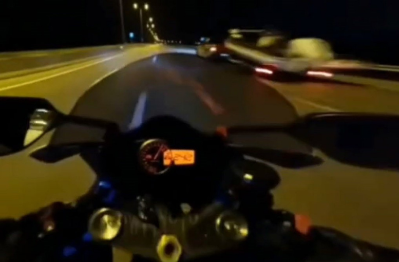 280 km hızla motosiklet sürdü anları sosyal medyada paylaştı