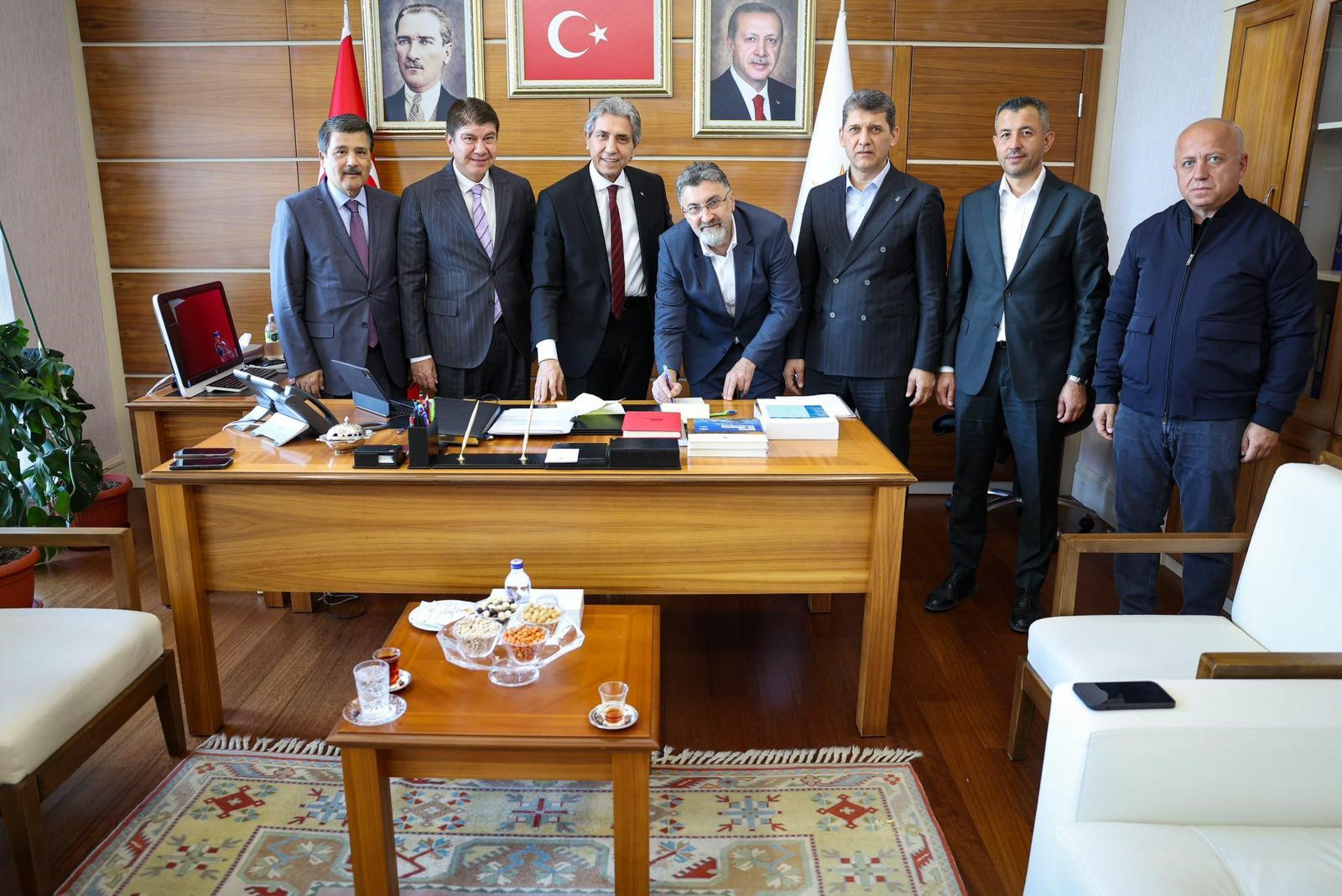 AK Parti'ye katılan Başkan Kumbul’dan ilk açıklama