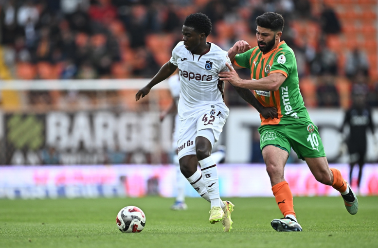 Alanyaspor beraberliğe abone