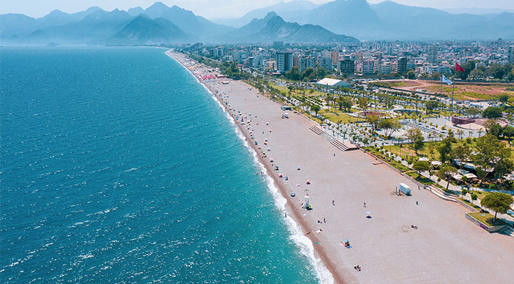 Antalya, Türkiye’nin ‘Mavi Bayrak’ lideri oldu