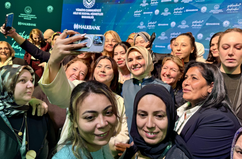 Antalya’da “Yükselen Kadınlar” programı başladı