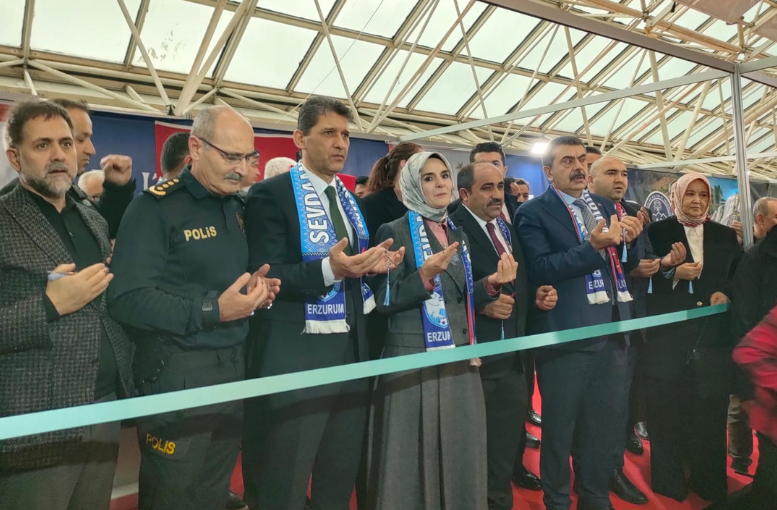 Bakanlar, Antalya'daki Erzurum Tanıtım Günleri'ne katıldı