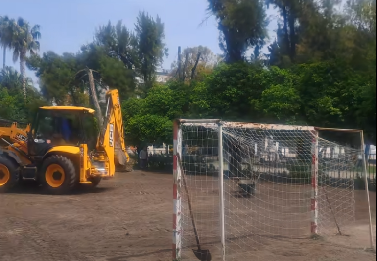 Büyükşehir kaleleri kaldırmak istiyor, mahalle ayakta