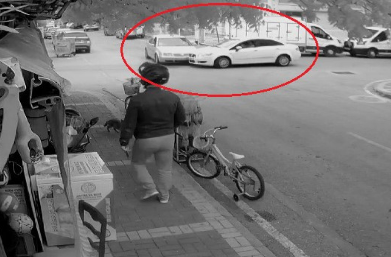 ‘Dur’ tabelesini kapatan kamyonet kaza getirdi