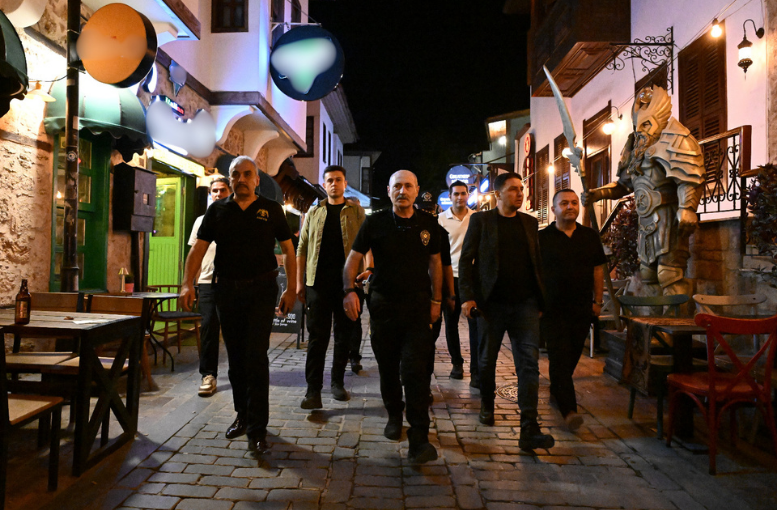 İl Emniyet Müdürü Zaimoğlu, Antalya’da gece denetiminde