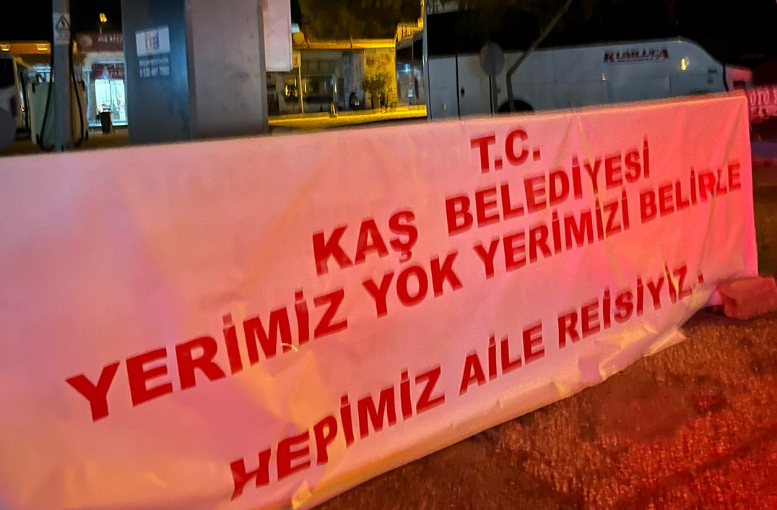 Kaş Belediyesi’nin eski otogar yıkım kararına esnaftan tepki