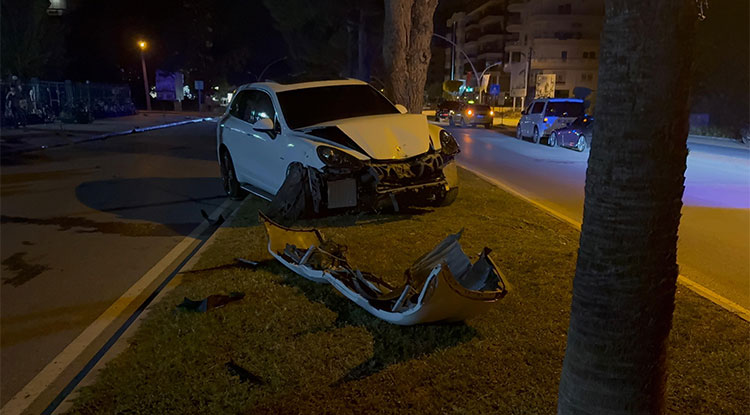 Kontrolden çıkan otomobil ortalığı savaş alanına çevirdi