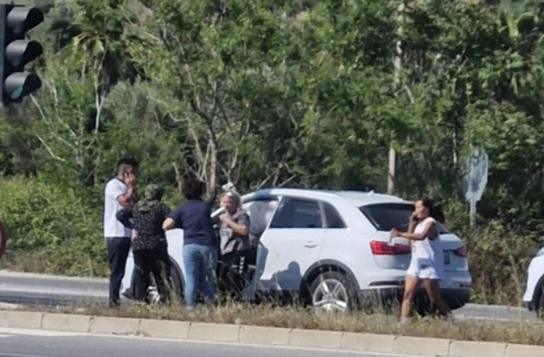 Manavgat'ta otomobil ile kamyonet çarpıştı: 3 yaralı