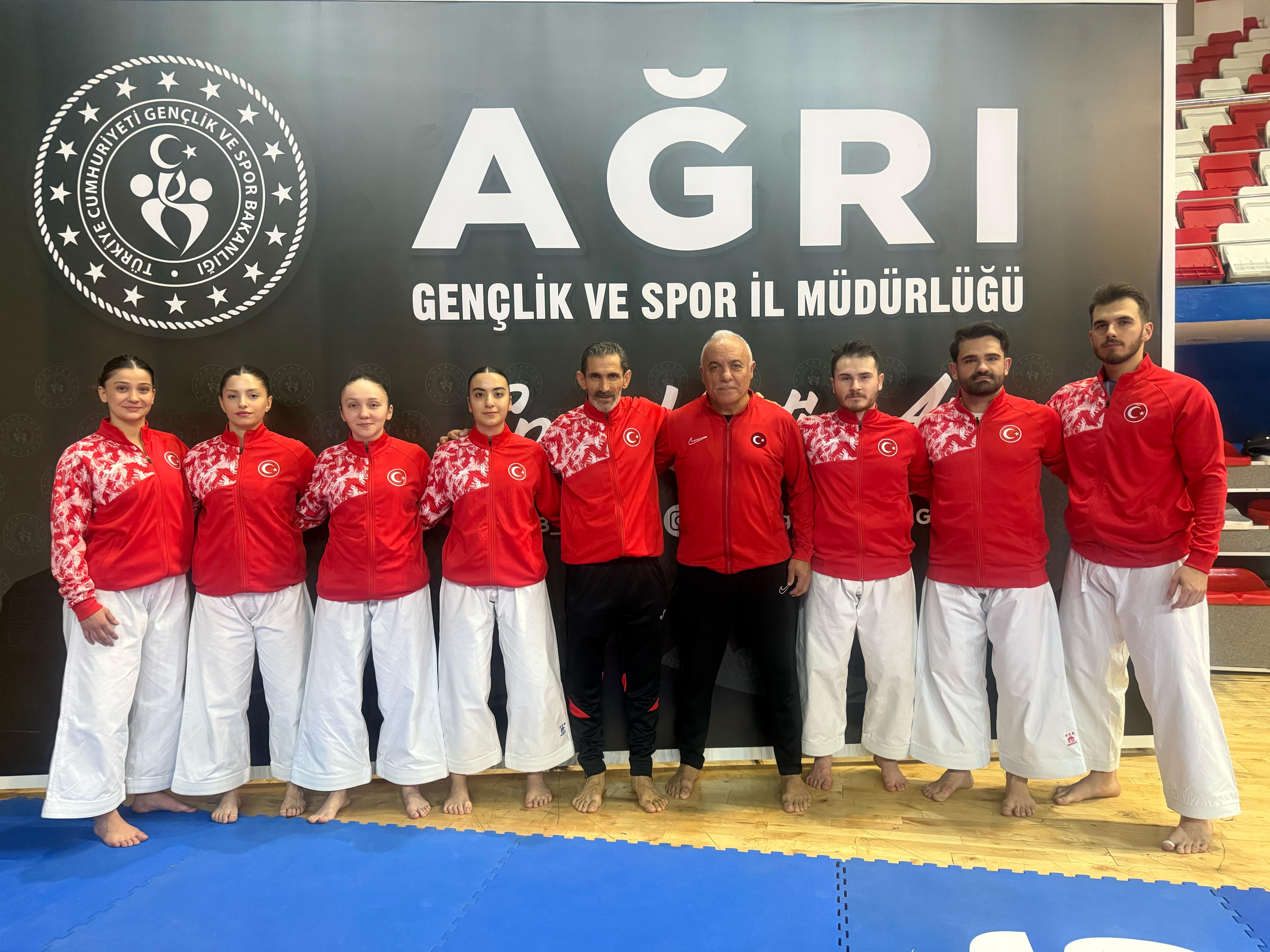 Milli karateciler Avrupa Şampiyonası'nda altın madalya için gün sayıyor