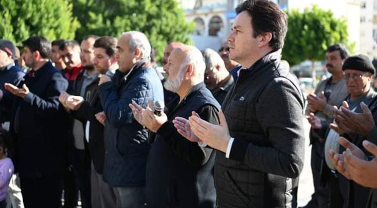 Demre’den 35 kişi Umre’ye uğurlandı