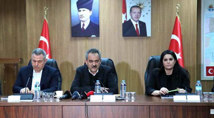 Adana’da eğitim öğretimi 13 Mart’a erteliyoruz