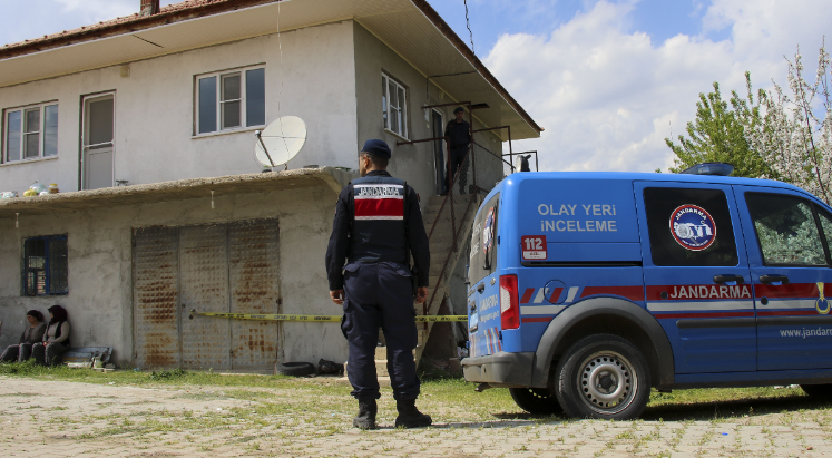 Önce öldürdü sonra intihar etti