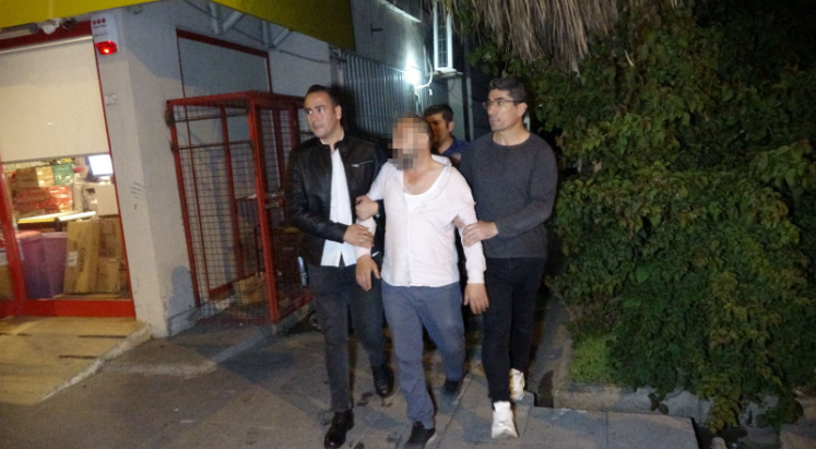 Çatıya çıkıp intihar girişiminde bulundu