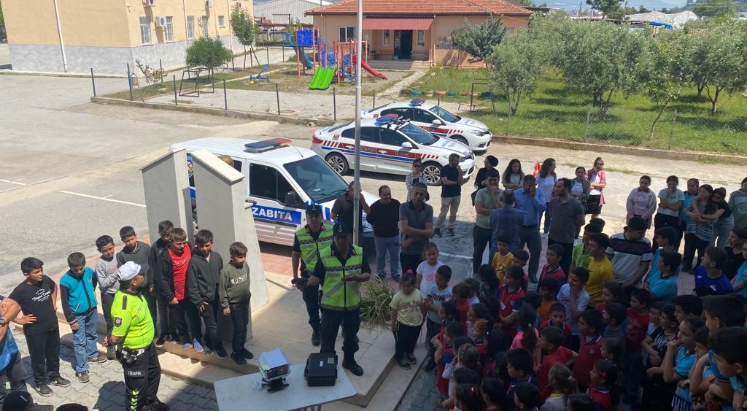 Trafik ekipleri 380 öğrenciye ve 32 öğretmene trafik eğitim semineri verdi