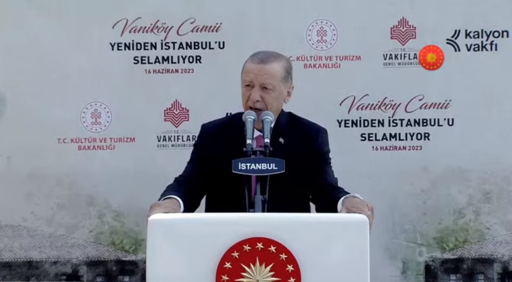 Vaniköy Camii ibadete açıldı