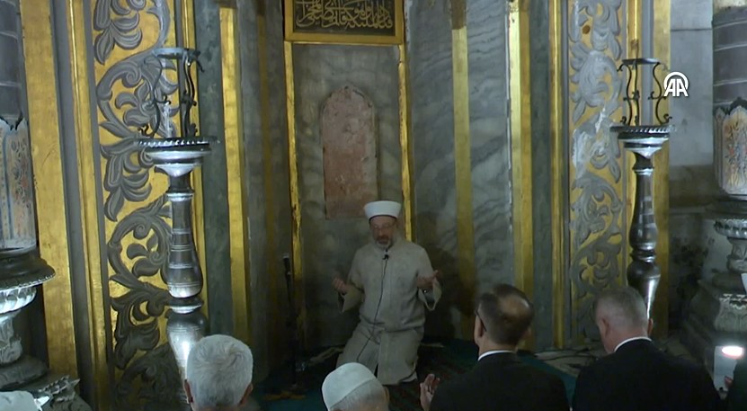 Erbaş, ibadete açılışının yıl dönümünde Ayasofya’da sabah namazı kıldırdı