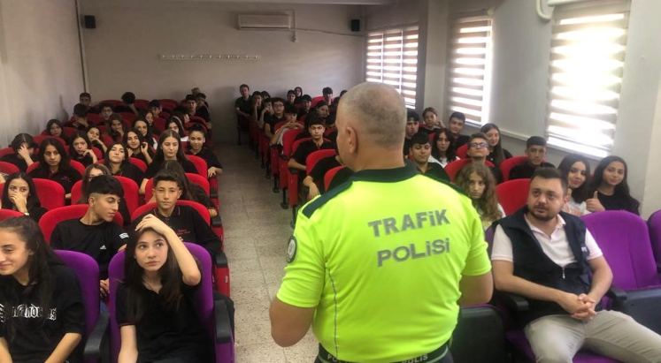 Emniyetten 2 okulda   ‘farkındalık’ semineri 