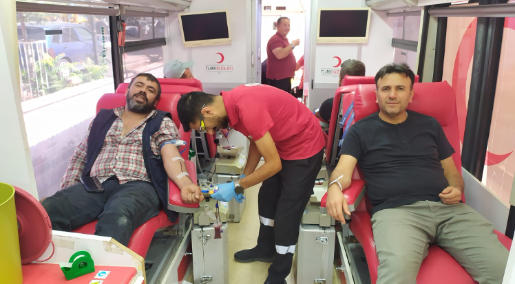 Sanayi esnafından rekor kan bağışı  