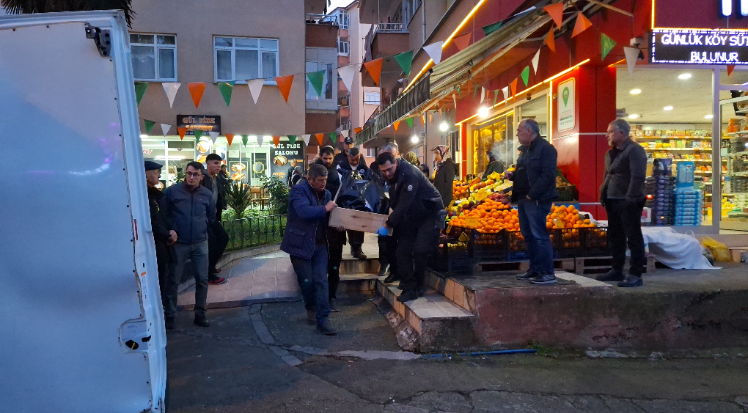 Engelli kızını öldürüp intihar etti