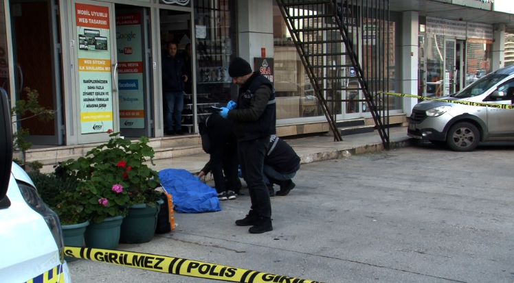 54 yaşındaki kadın intihar etti