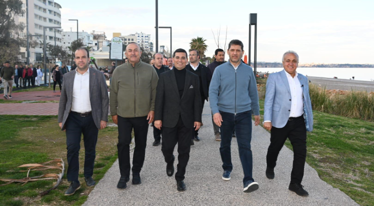 Hakan Tütüncü, Konyaaltı sahilinde hemşehrileriyle buluştu